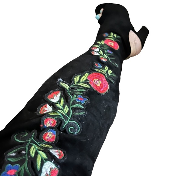 Liliana Thigh High Floral Embroidered Faux Suede 4.5” Heel Open Toe Heel Boots 8 - Picture 9 of 9